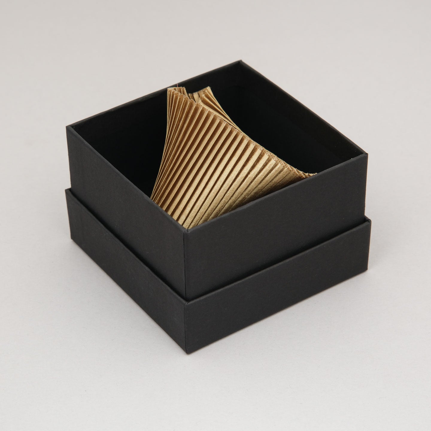 Bracciale-Seta-Oliva-Packaging-Alexandra-Tsoukala