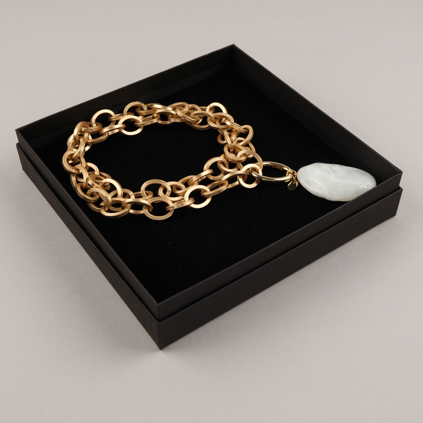 Collana Frammento - Latte