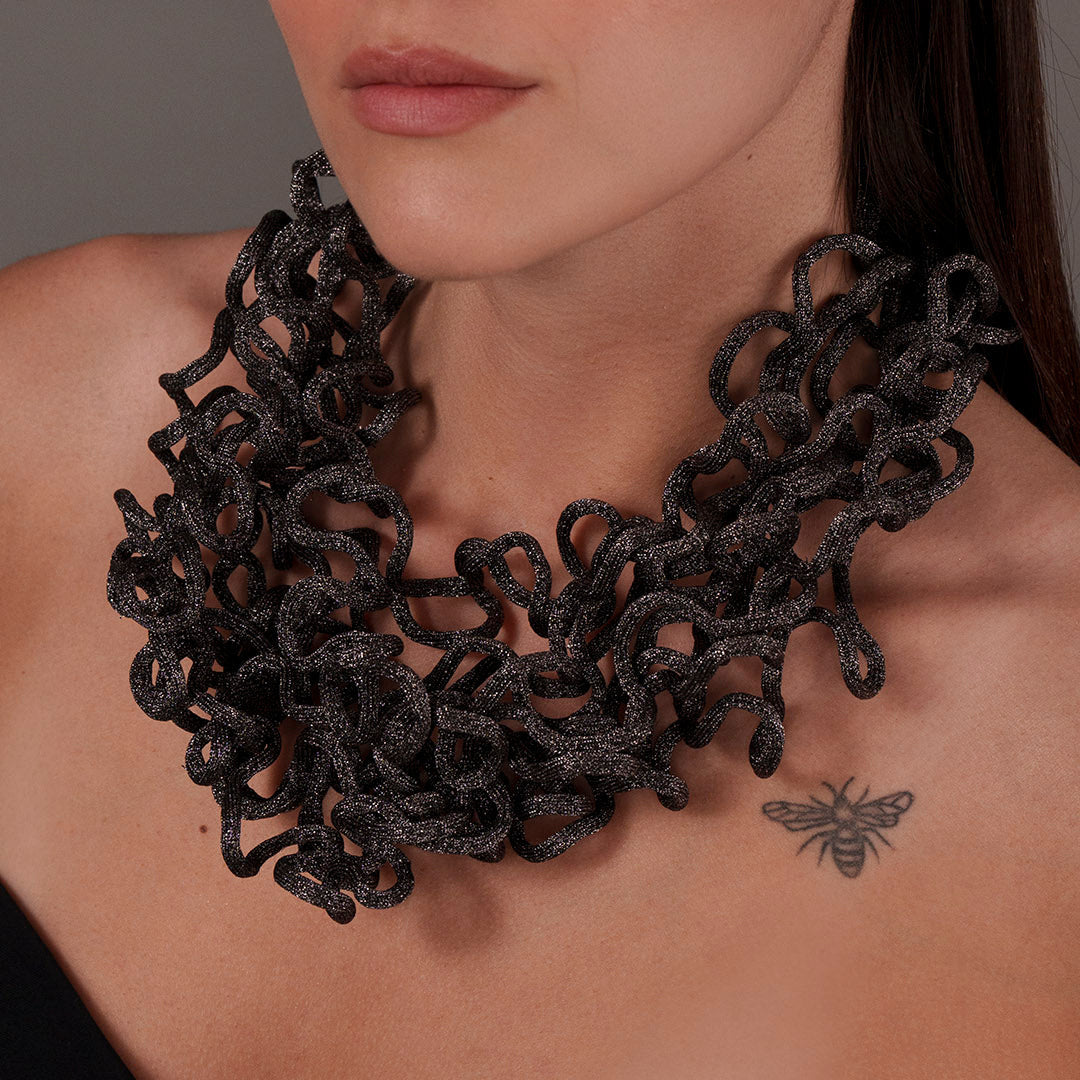 Curly necklace