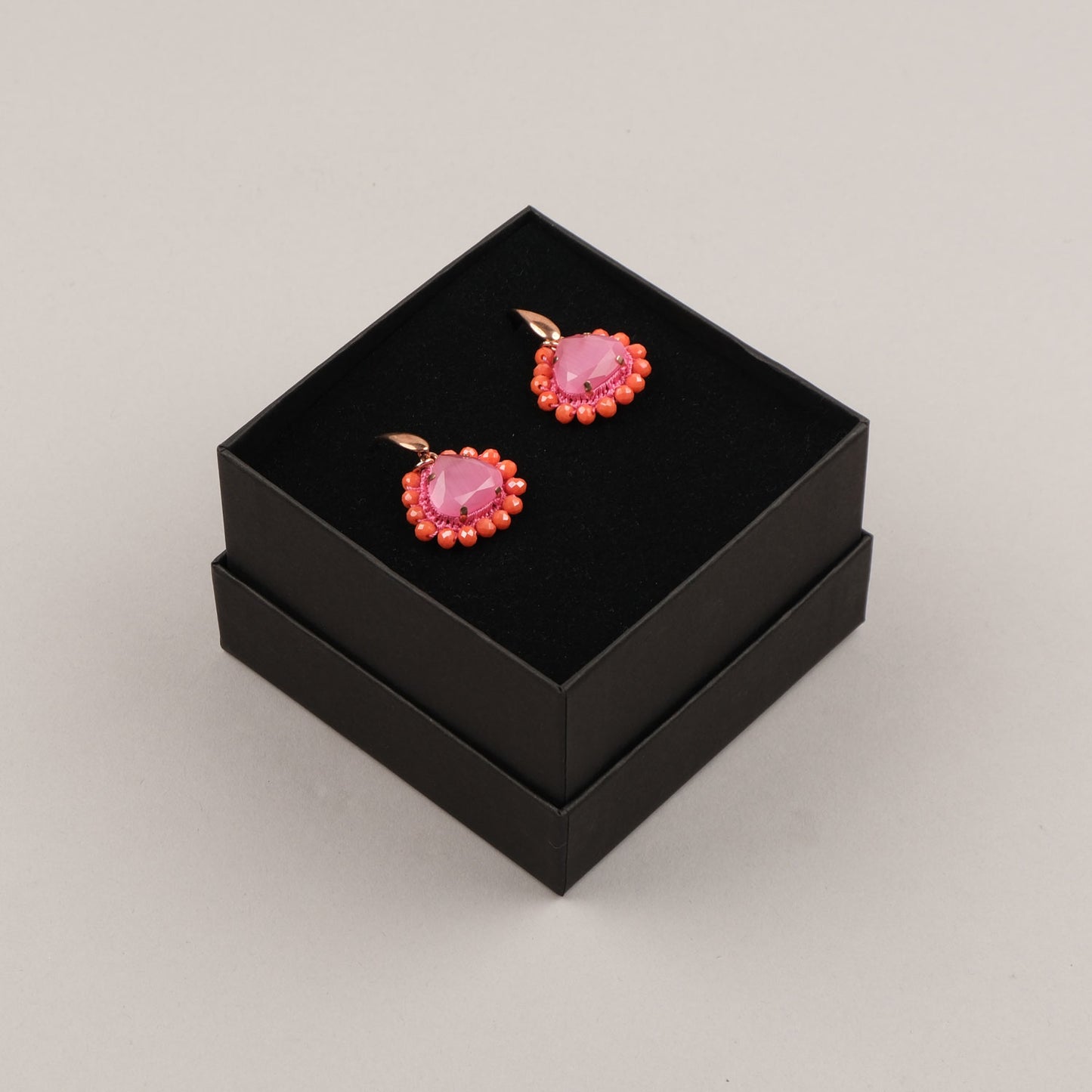 Orecchini Allegoria - Fucsia e corallo