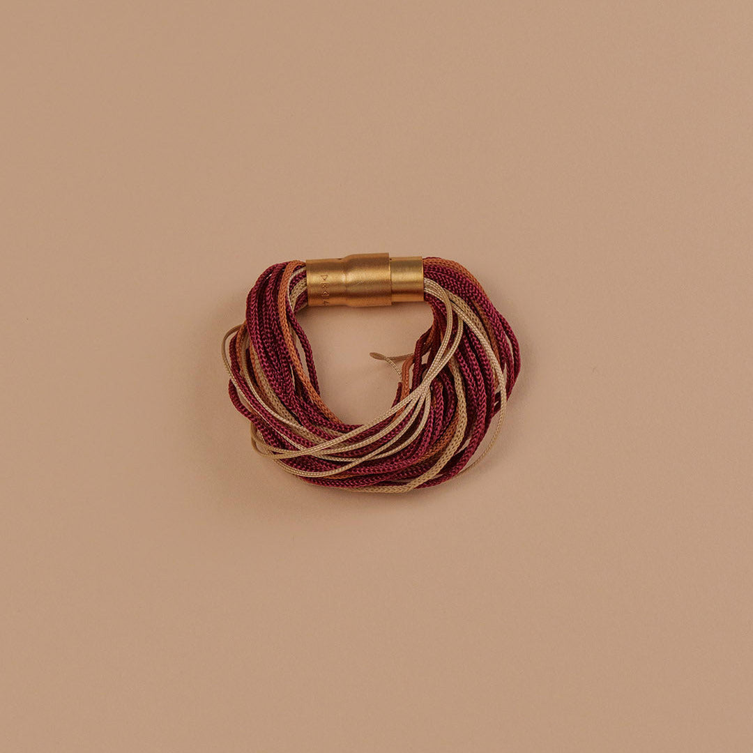 bracciale-fili-bordeaux-e-oro-carlotta-scarabeo_frontale