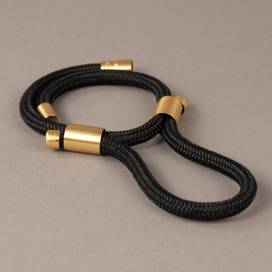 collana-donna-nero-e-oro-carlotta-scarabeo