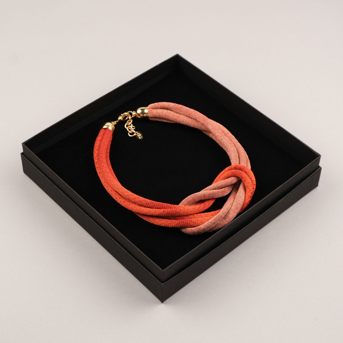 Collana Nodo4 - Arancio e corallo