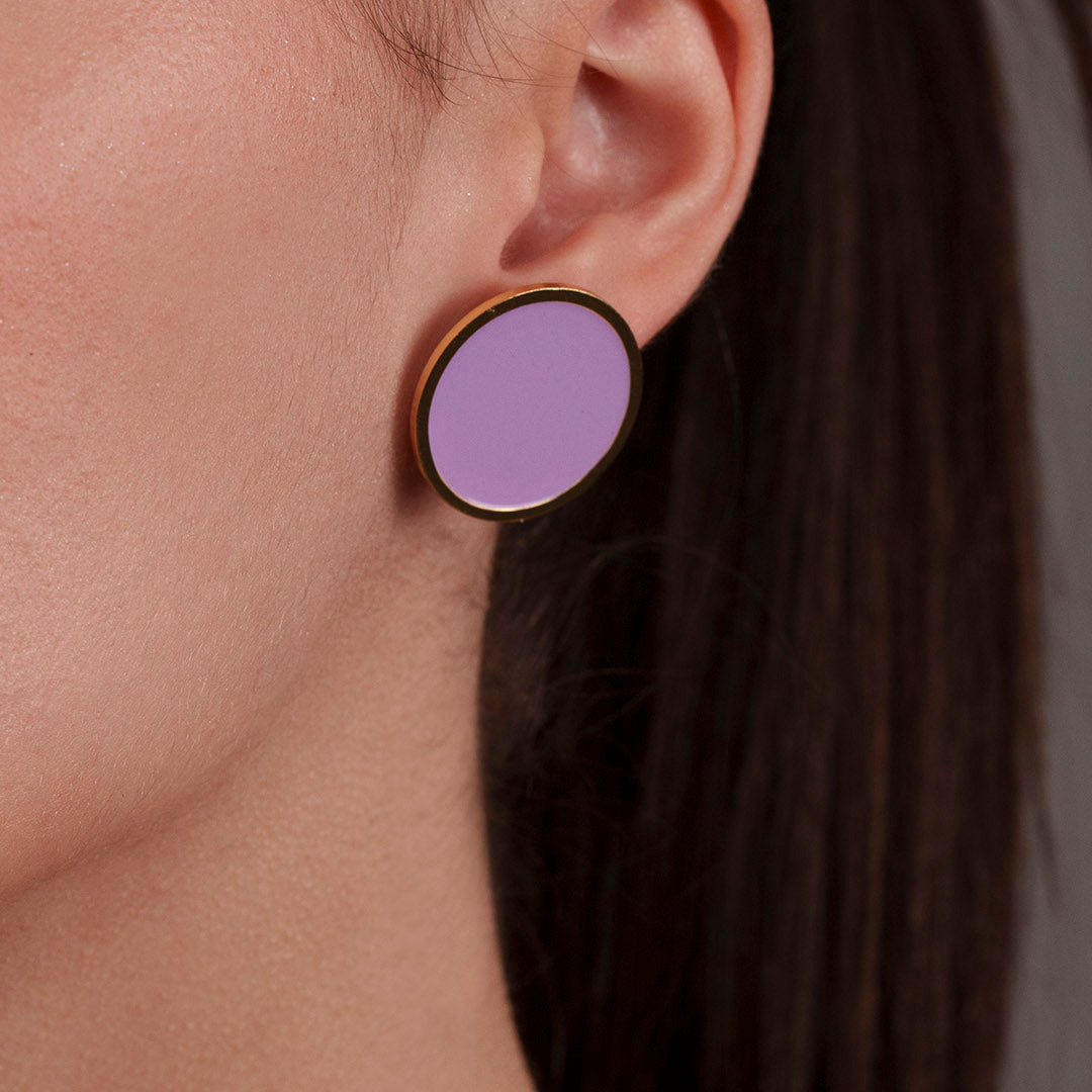 orecchini-donna-cerchio-grande-lilla-francesca-bianchi-design-indossato