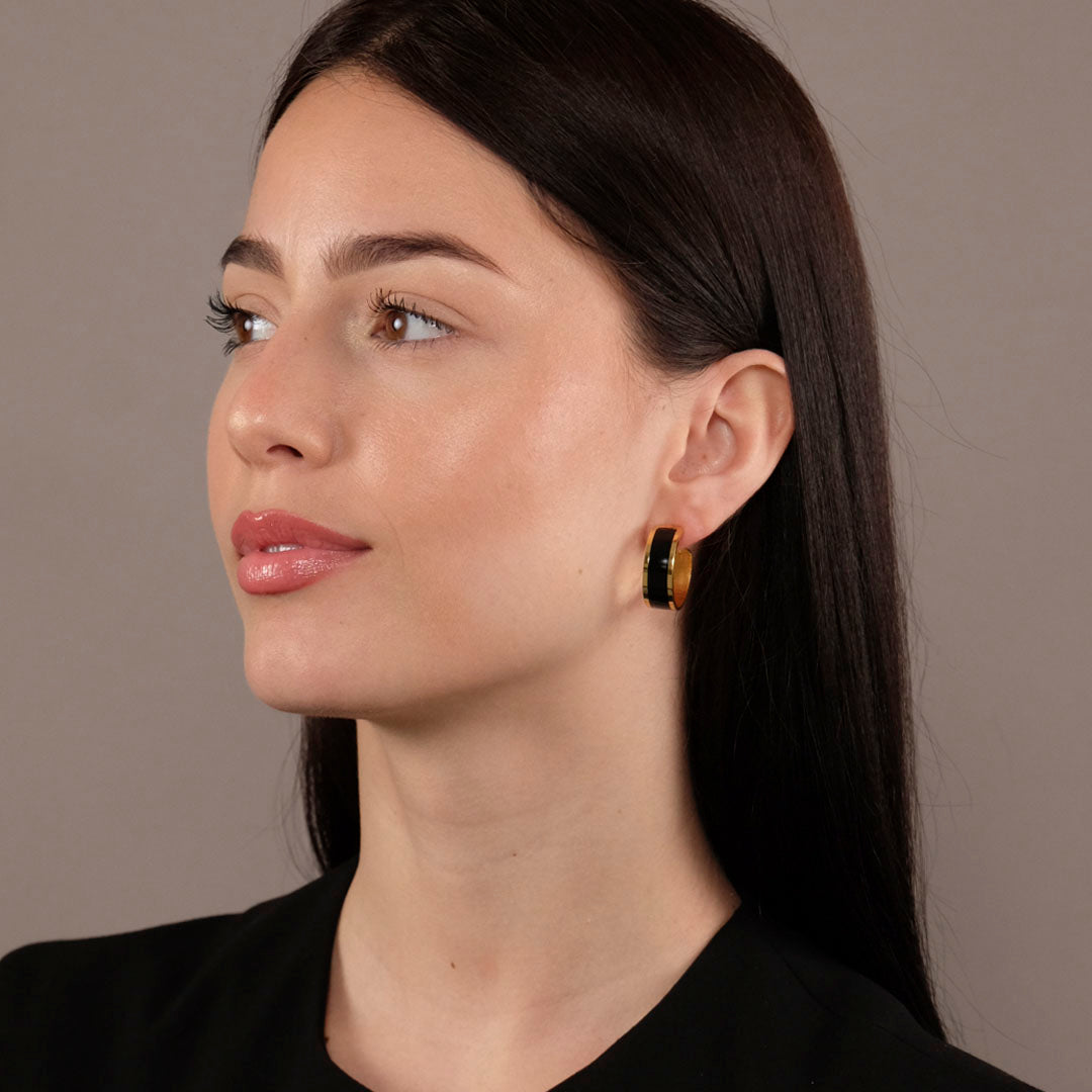 orecchini-donna-fascia-nero-francesca-bianchi-design indossati