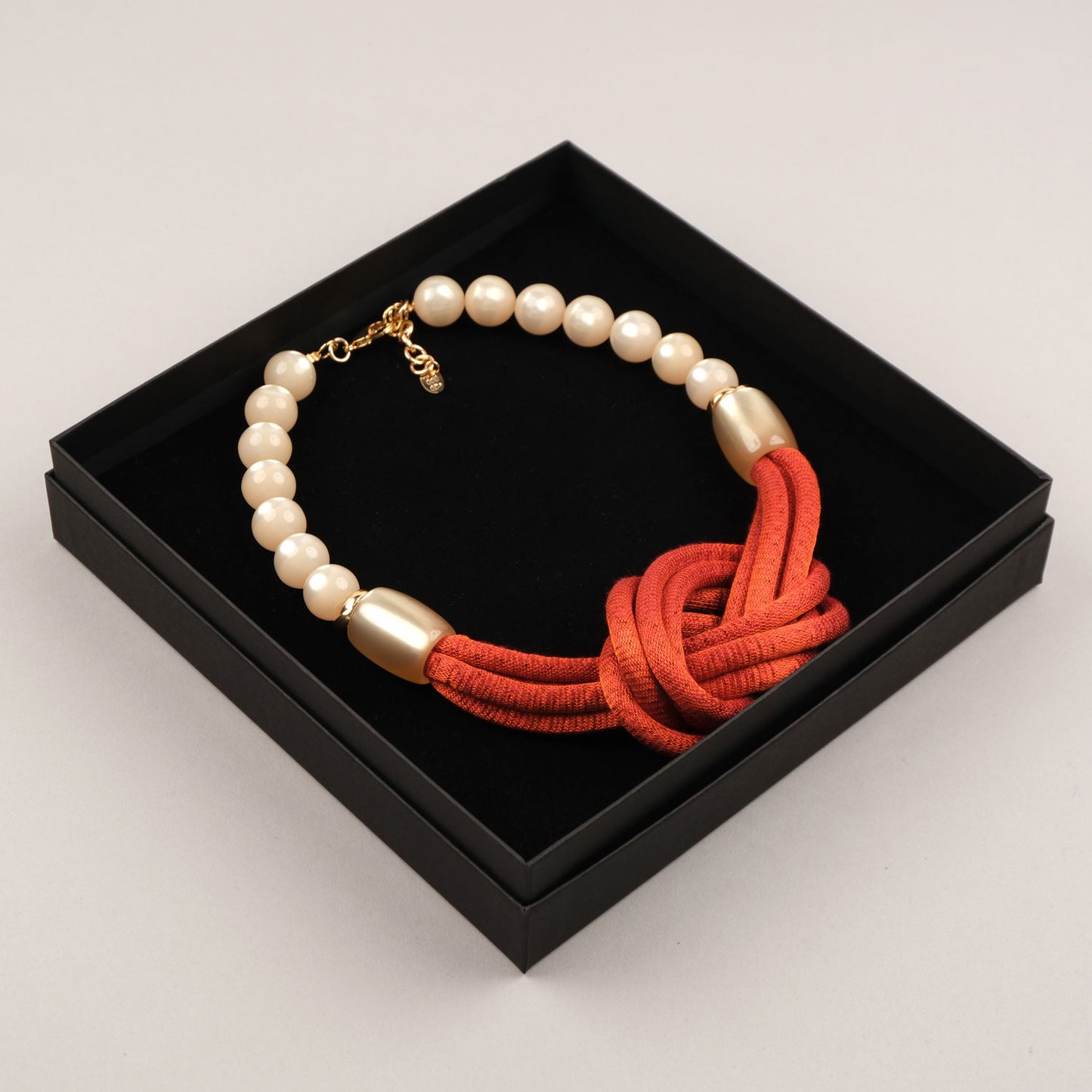 Collana Nodo con perle - Arancio
