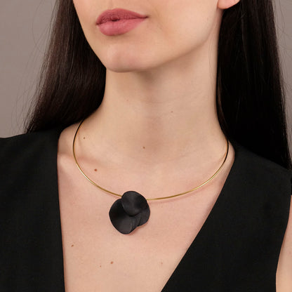 Collana Peonia