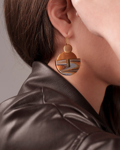 Mirror earrings with semicircle in resin