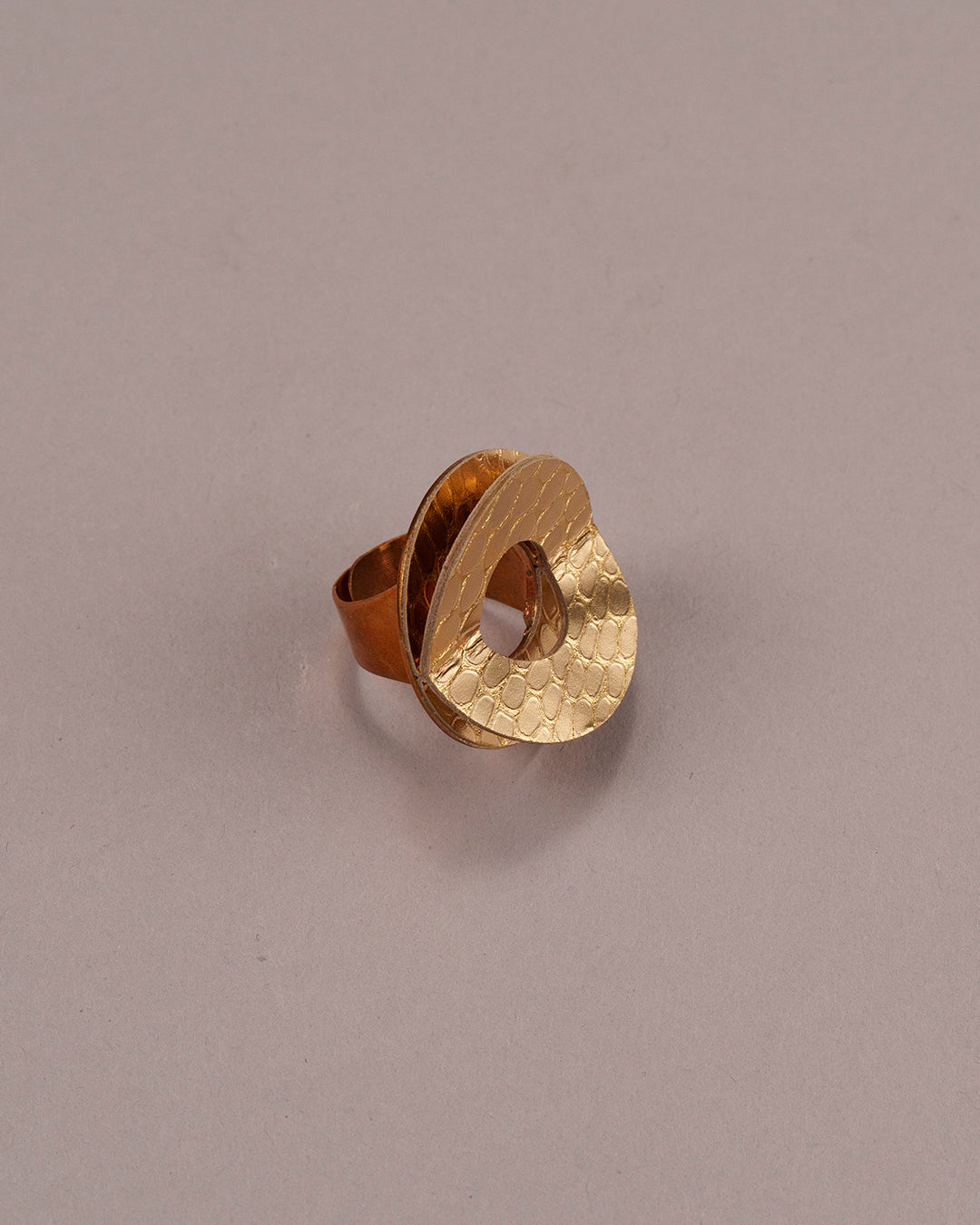 Anello Cassiopea effetto specchiato