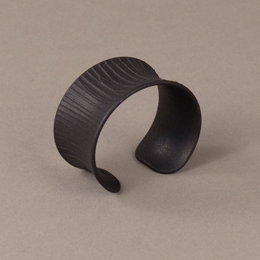 Bracciale-Concavo-Nero-Laterale-Bijouets