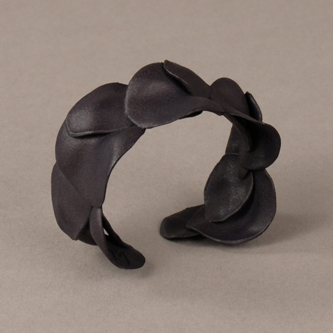 Bracciale-Peonia-Nero-Laterale-Bijouets