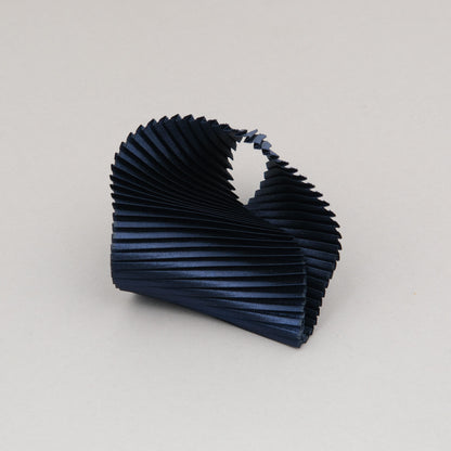 Bracciale-Seta-Blu-Navy-Laterale-Alexandra-Tsoukala