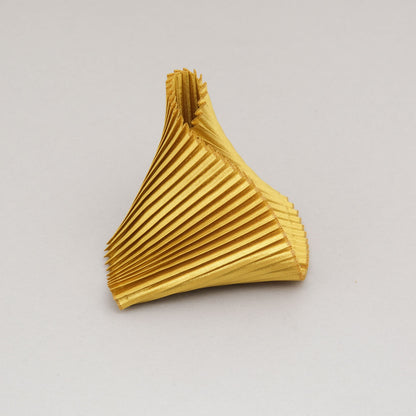 Bracciale-Seta-Giallo-Laterale-Alexandra-Tsoukala
