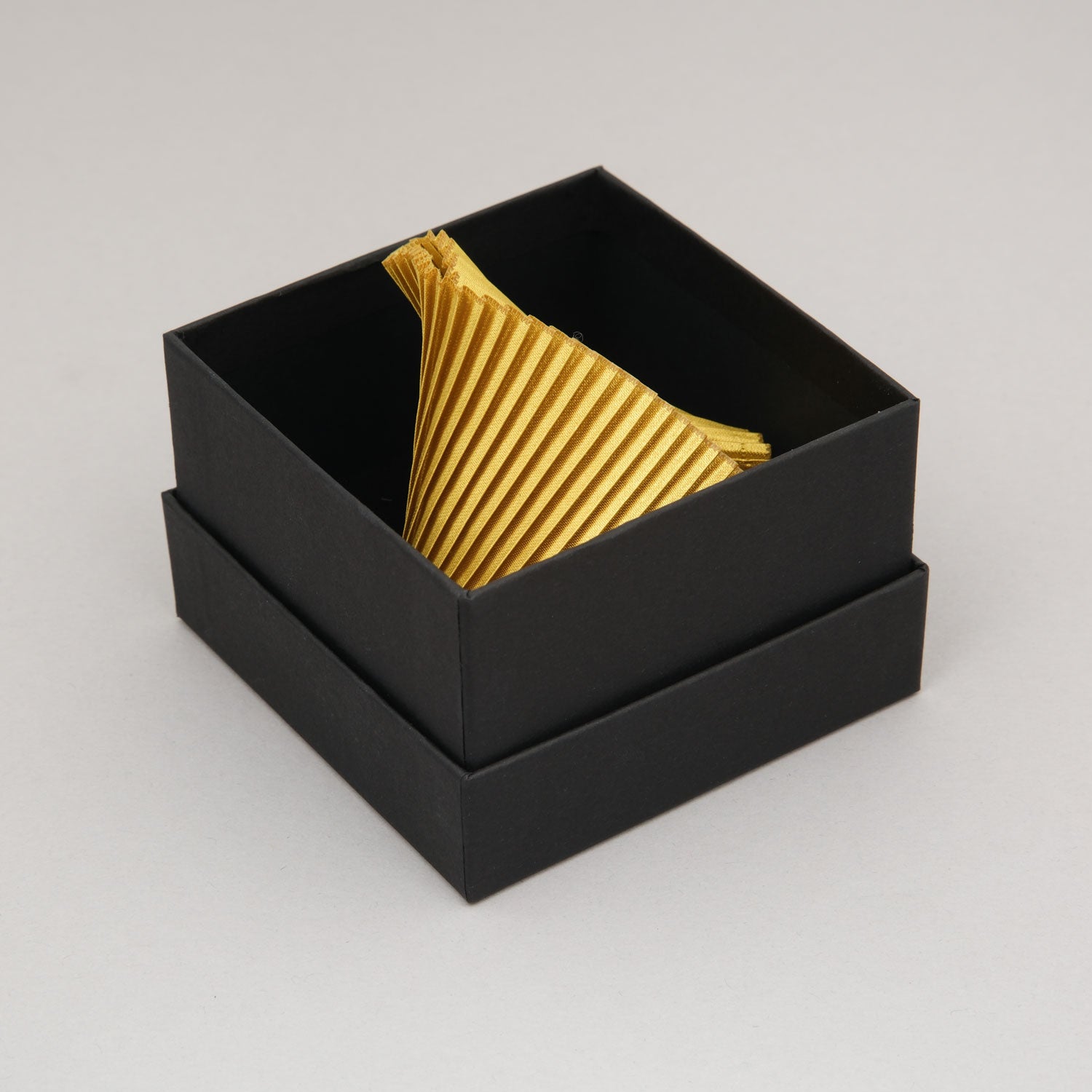 Bracciale-Seta-Giallo-Packaging-Alexandra-Tsoukala
