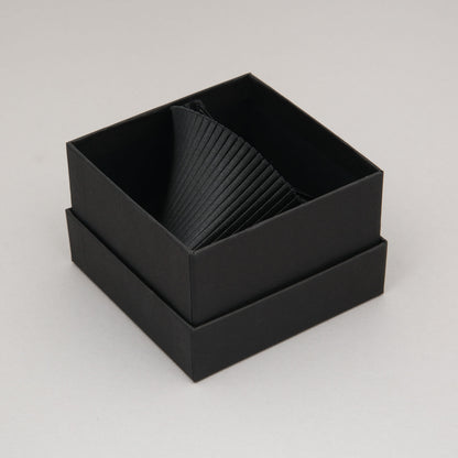 Bracciale-Seta-Nero-Packaging-Alexandra-Tsoukala