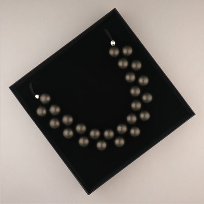 Collana Sfere Metal - Grigio corvino
