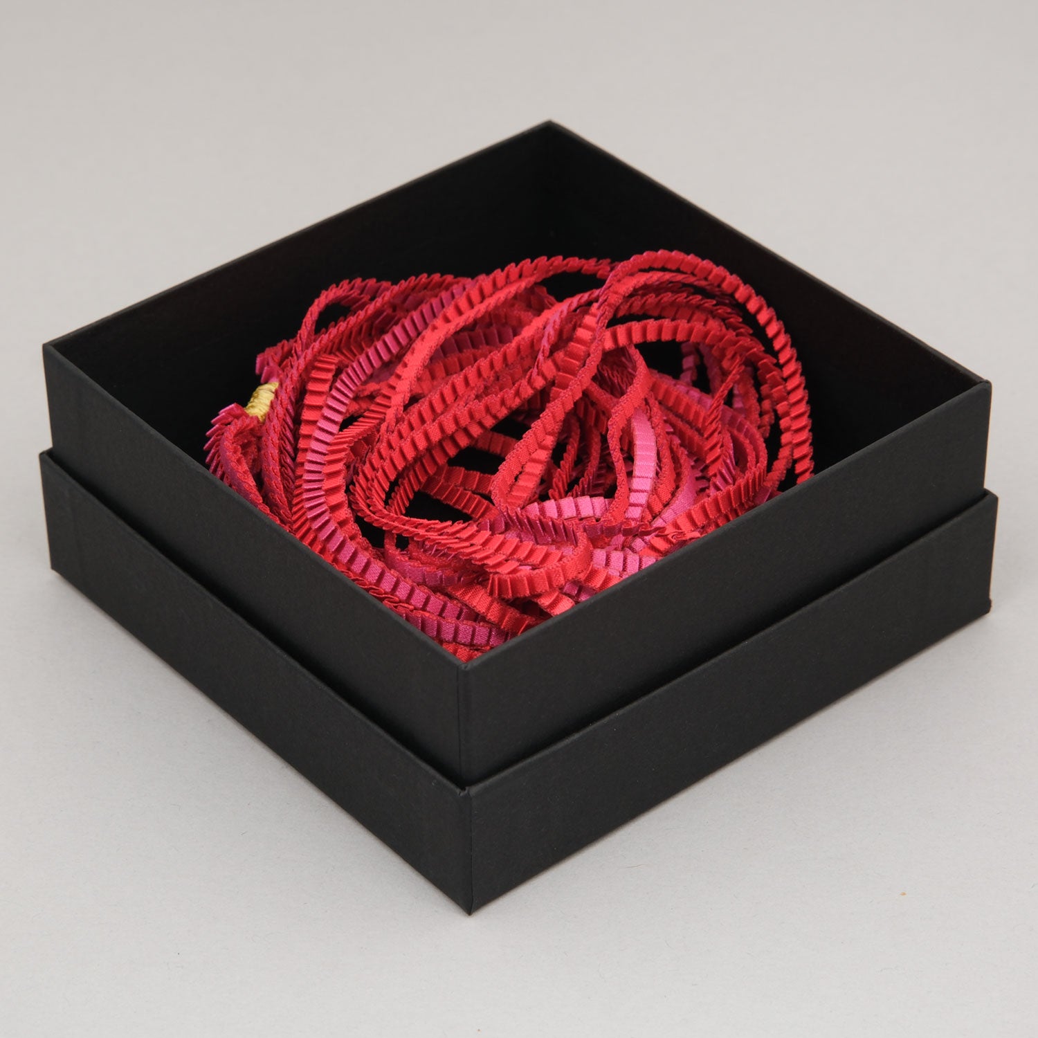 collana-Seta-alba-Packaging-Alexandra-Tsoukala