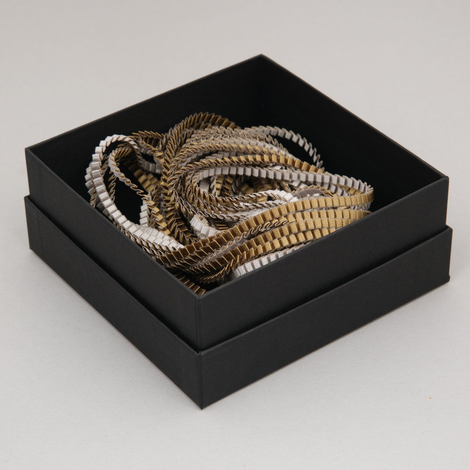 collana-Seta-cometa-packaging-Alexandra-Tsoukala