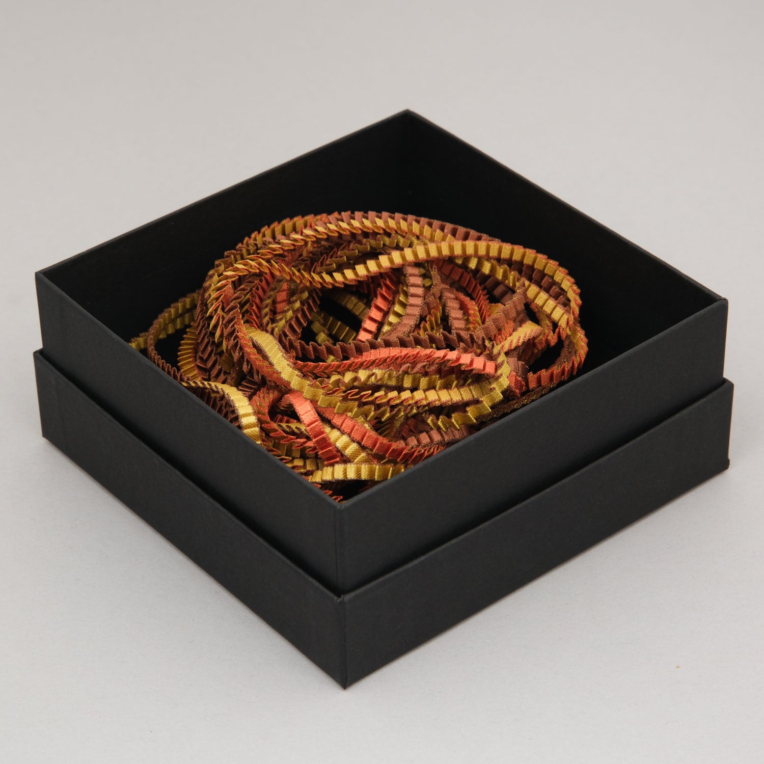 collana-Seta-crepuscolo-Packaging-Alexandra-Tsoukala