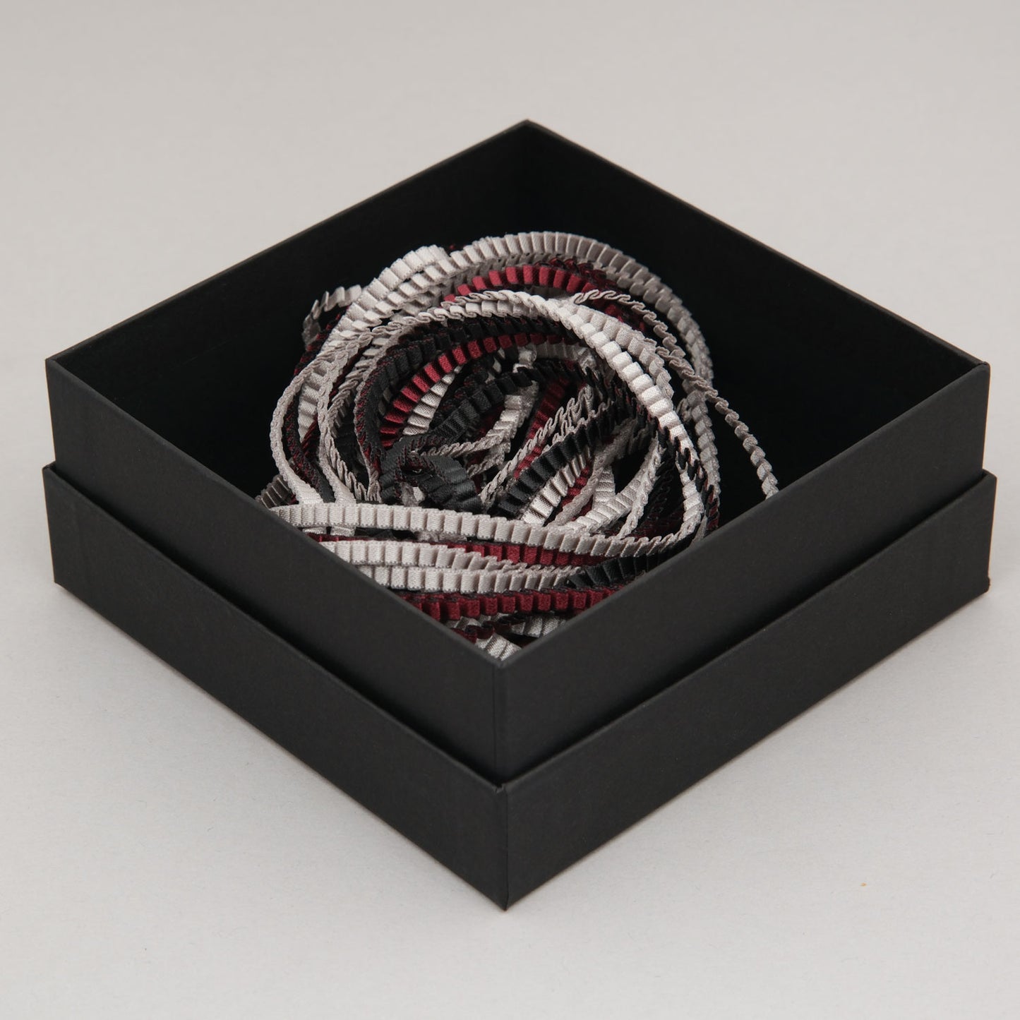 collana-Seta-magma-Packaging-Alexandra-Tsoukala