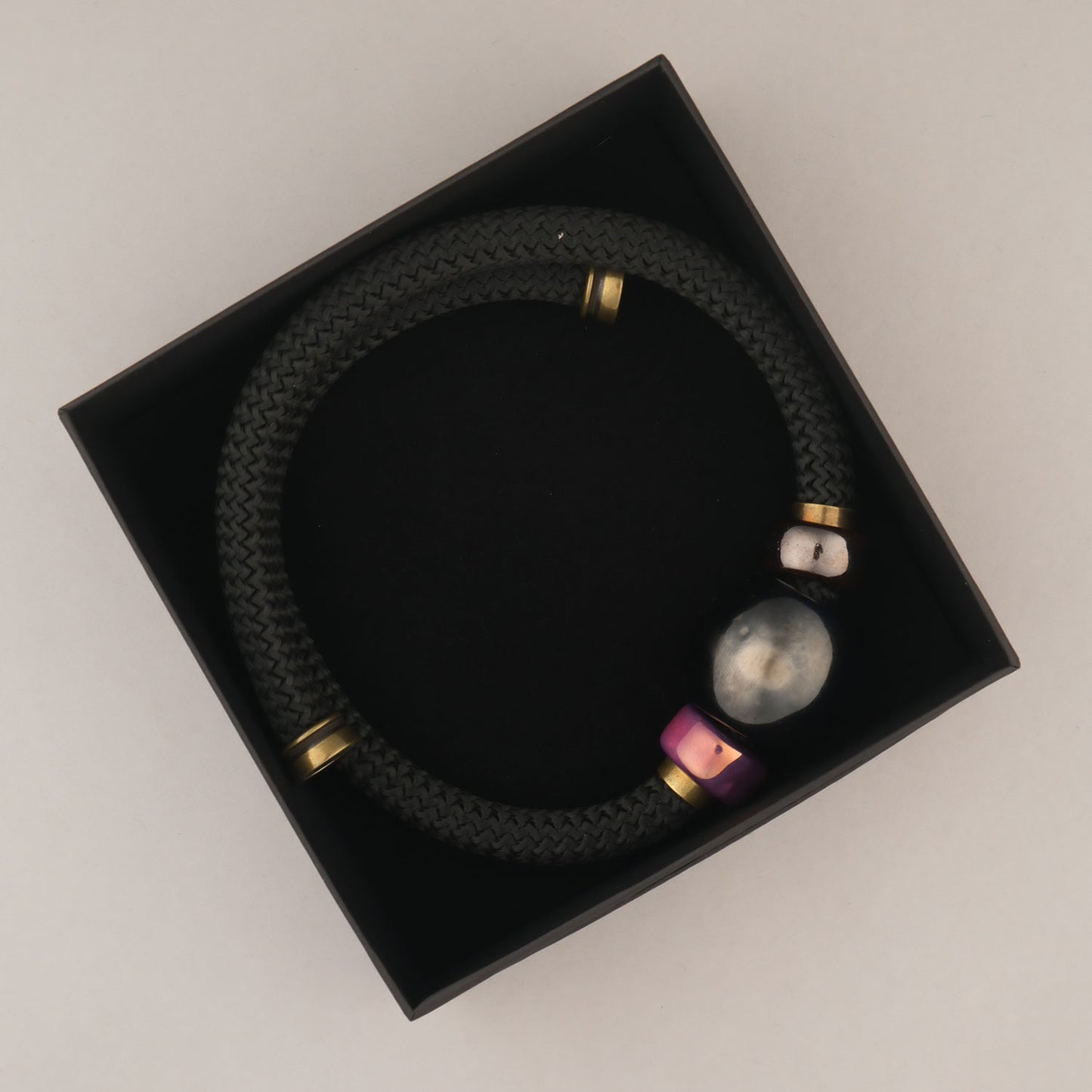 Collana Sfera Ceramica - Liquirizia